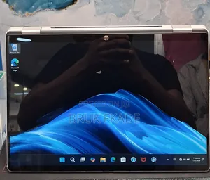 New Laptop HP OmniBook Ultra Flip 14" 16GB Intel Core 7 SSD 512GB