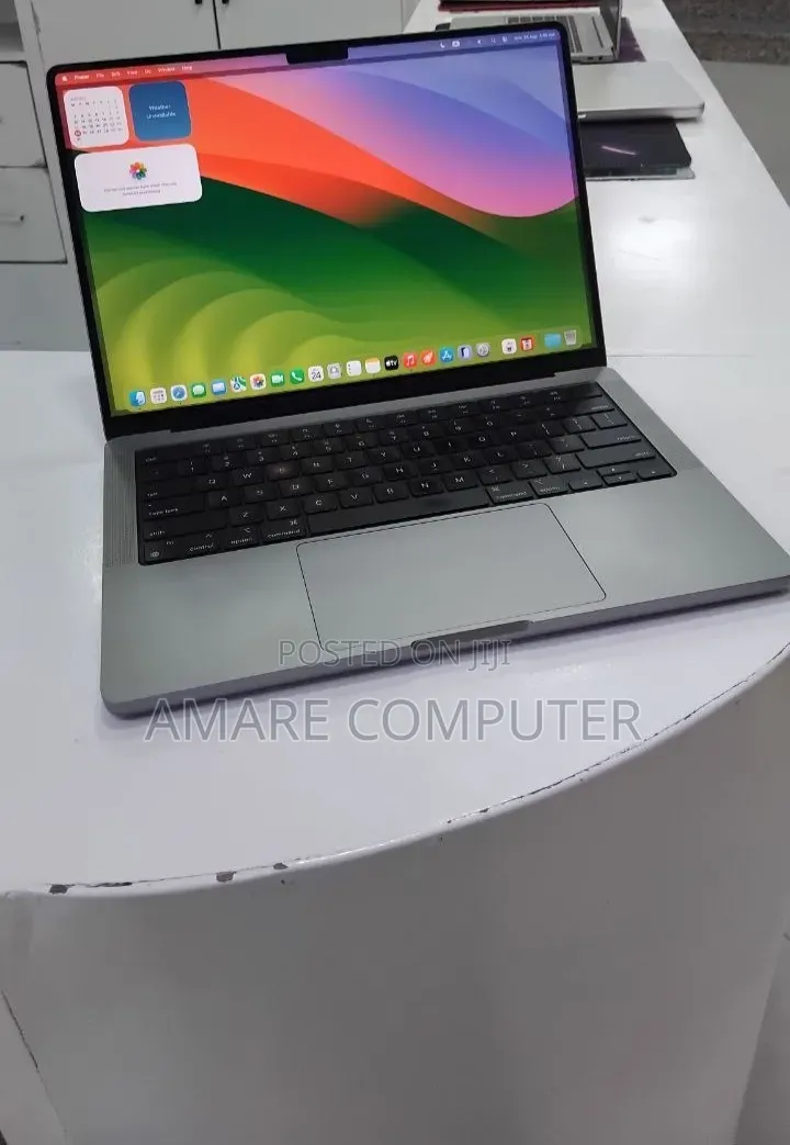 New Laptop Apple MacBook Pro 2021 M1 32GB Apple M1 Pro SSD 512GB