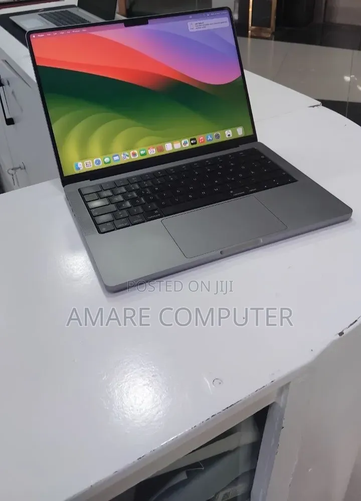 New Laptop Apple MacBook Pro 2021 M1 32GB Apple M1 Pro SSD 1T
