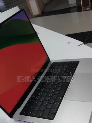 New Laptop Apple MacBook Pro 2024 M4 16GB Apple M4 Pro SSD 512GB