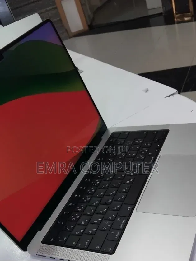 New Laptop Apple MacBook Pro 2024 M4 16GB Apple M4 Pro SSD 512GB