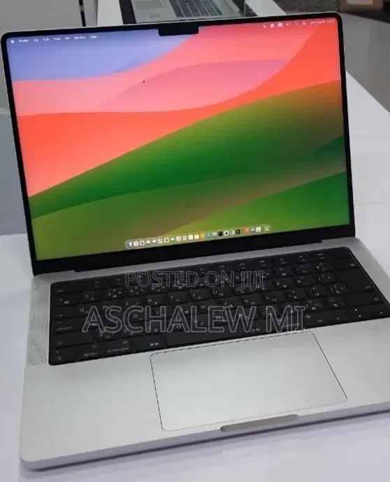 New Laptop Apple MacBook Pro 2024 M4 Pro 16GB Apple M4 Pro SSD 512GB