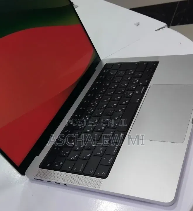 New Laptop Apple MacBook Pro 2024 M4 Pro 16GB Apple M4 Pro SSD 512GB