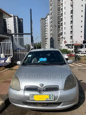 Toyota Vitz 2001 Silver