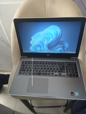 New Laptop Dell Inspiron 15 8GB Intel Core i7 SSD 1T