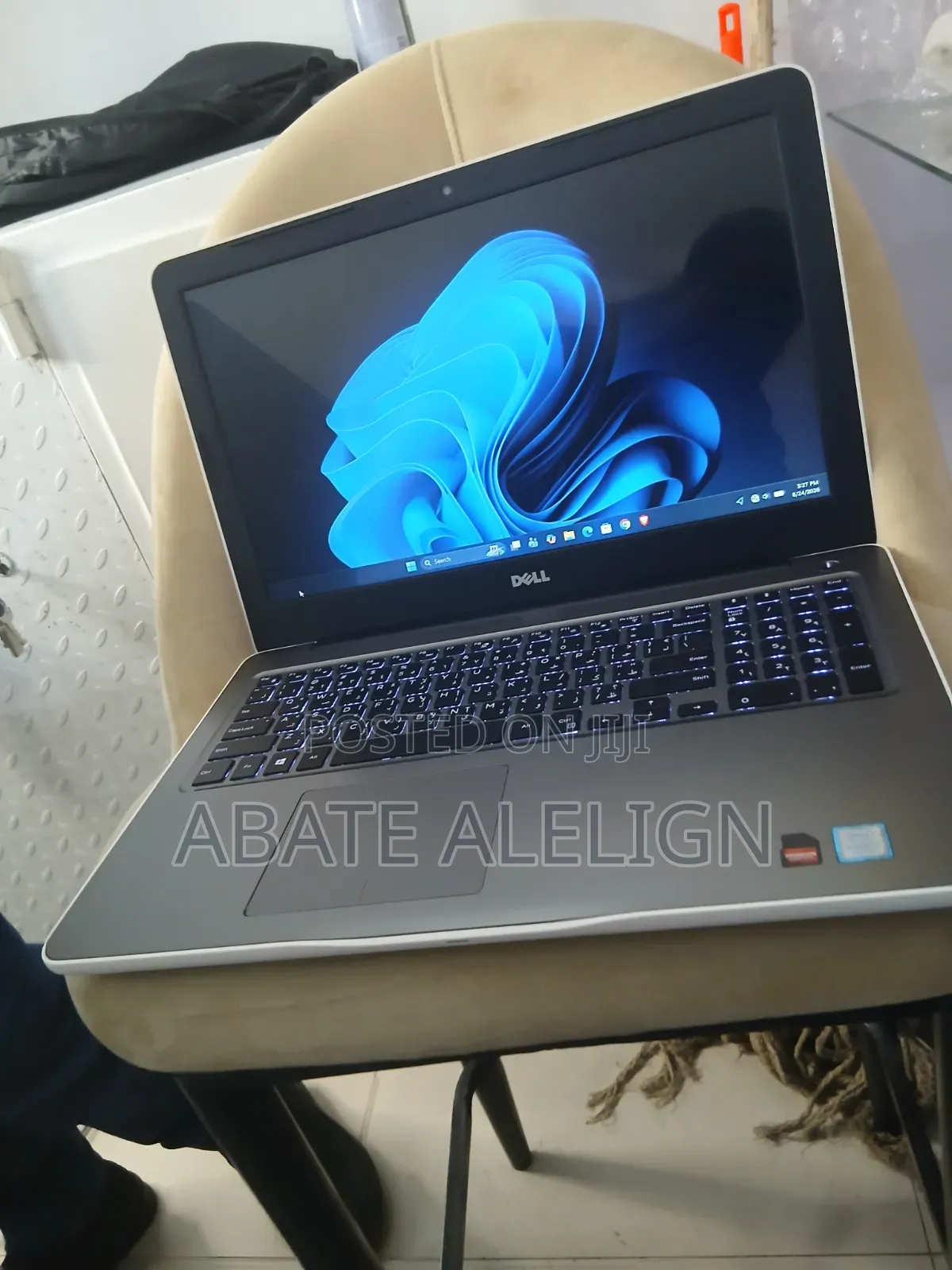 New Laptop Dell Inspiron 15 8GB Intel Core i7 SSD 1T