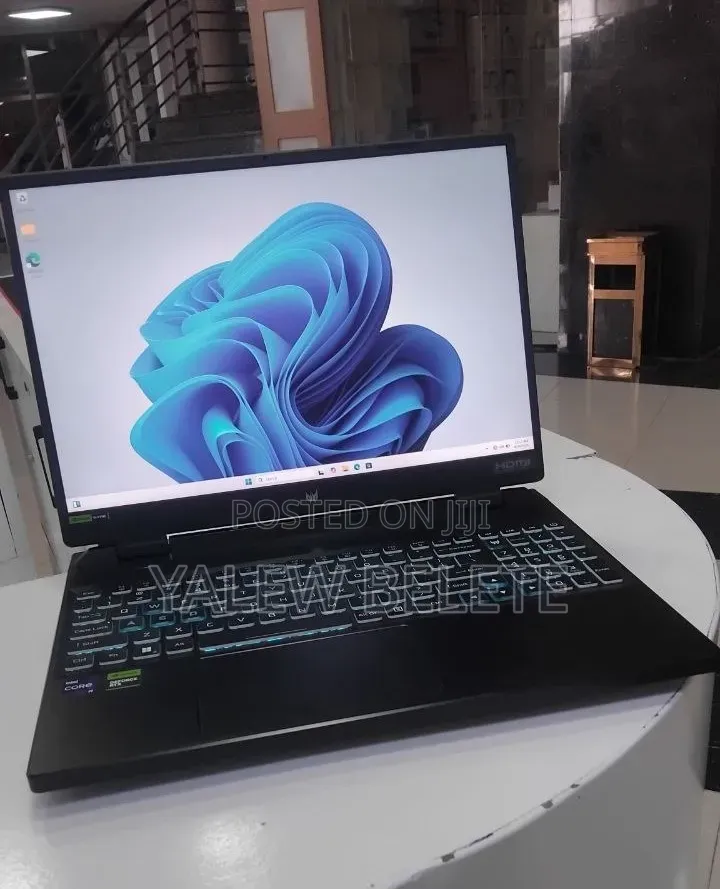 New Laptop Acer Predator Helios 16 16GB Intel Core i9 SSD 1T