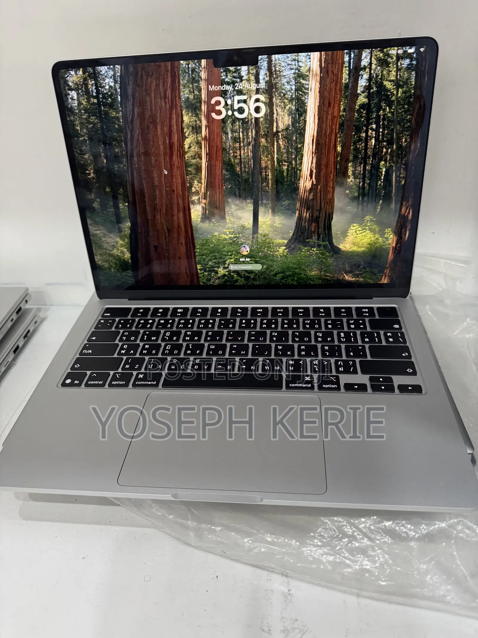 New Laptop Apple MacBook Air 2025 M4 24GB Apple M4 SSD 512GB