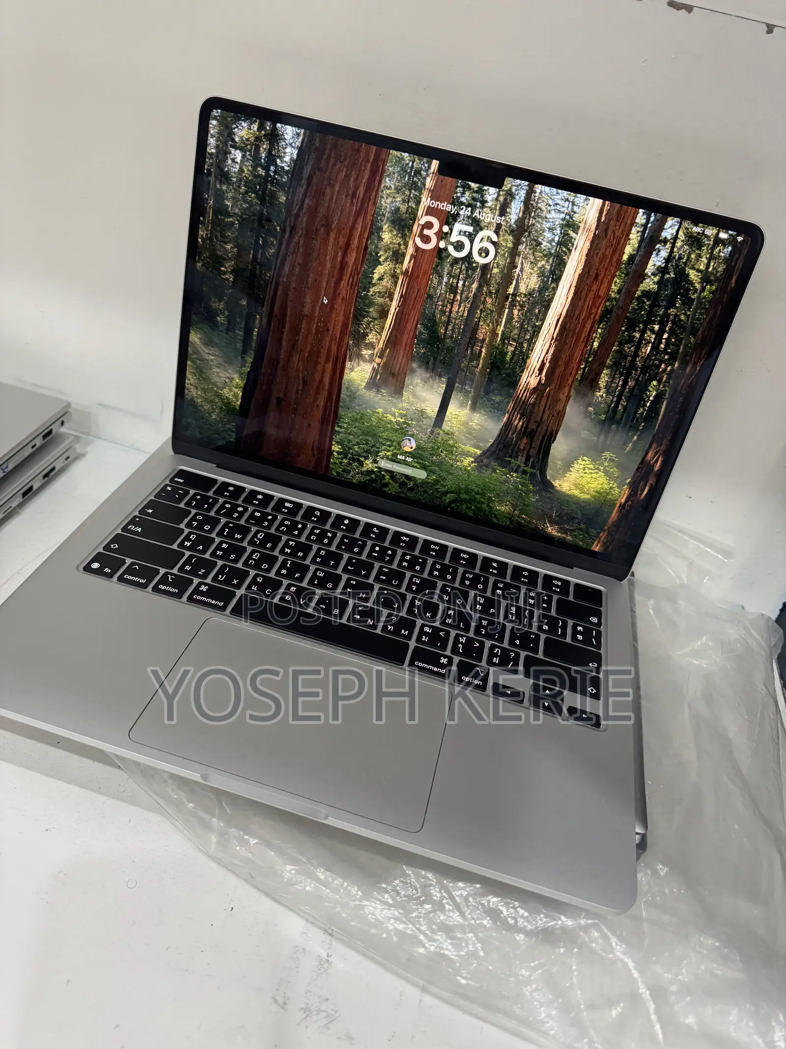 New Laptop Apple MacBook Air 2025 M4 24GB Apple M4 SSD 512GB