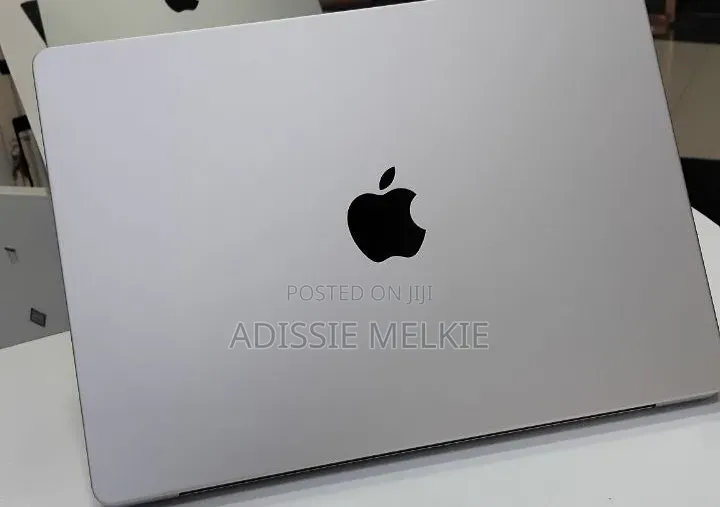 New Laptop Apple MacBook 16GB Apple M4 Pro SSD 512GB
