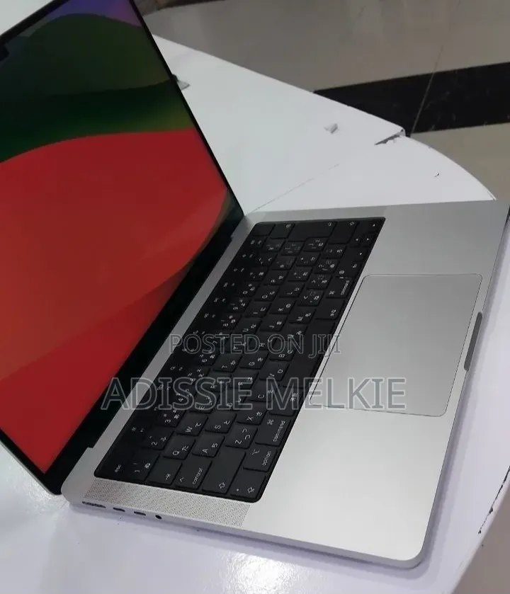 New Laptop Apple MacBook 16GB Apple M4 Pro SSD 512GB