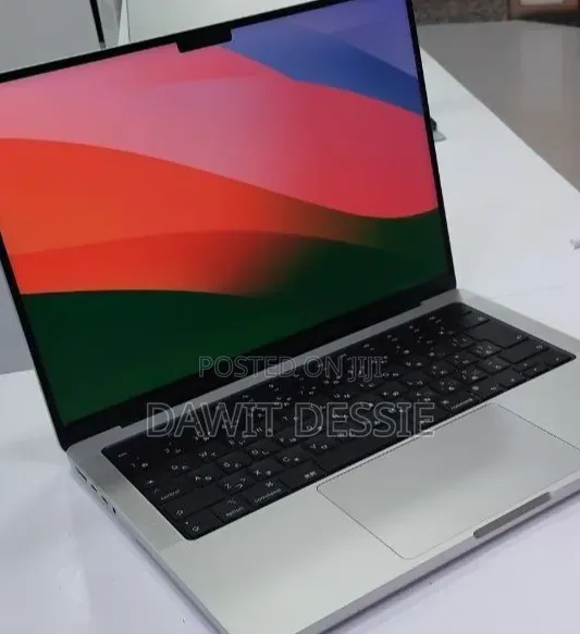 New Laptop Apple MacBook Pro 2024 M4 16GB Apple M4 SSD 512GB