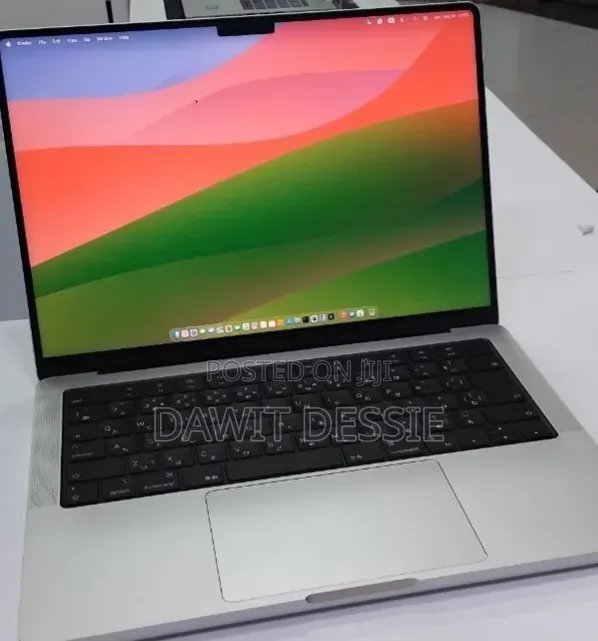 New Laptop Apple MacBook Pro 2024 M4 16GB Apple M4 SSD 512GB