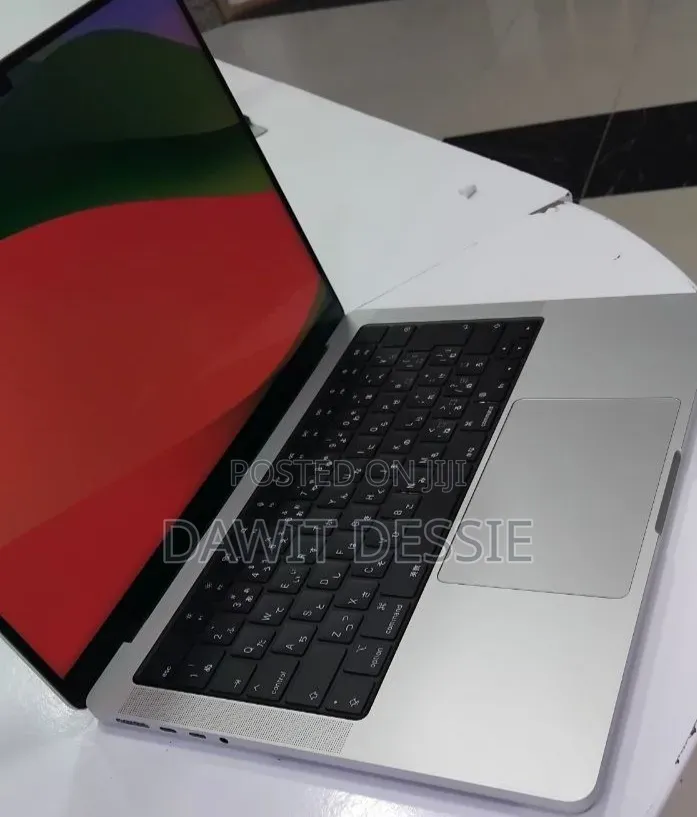 New Laptop Apple MacBook Pro 2024 M4 16GB Apple M4 SSD 512GB
