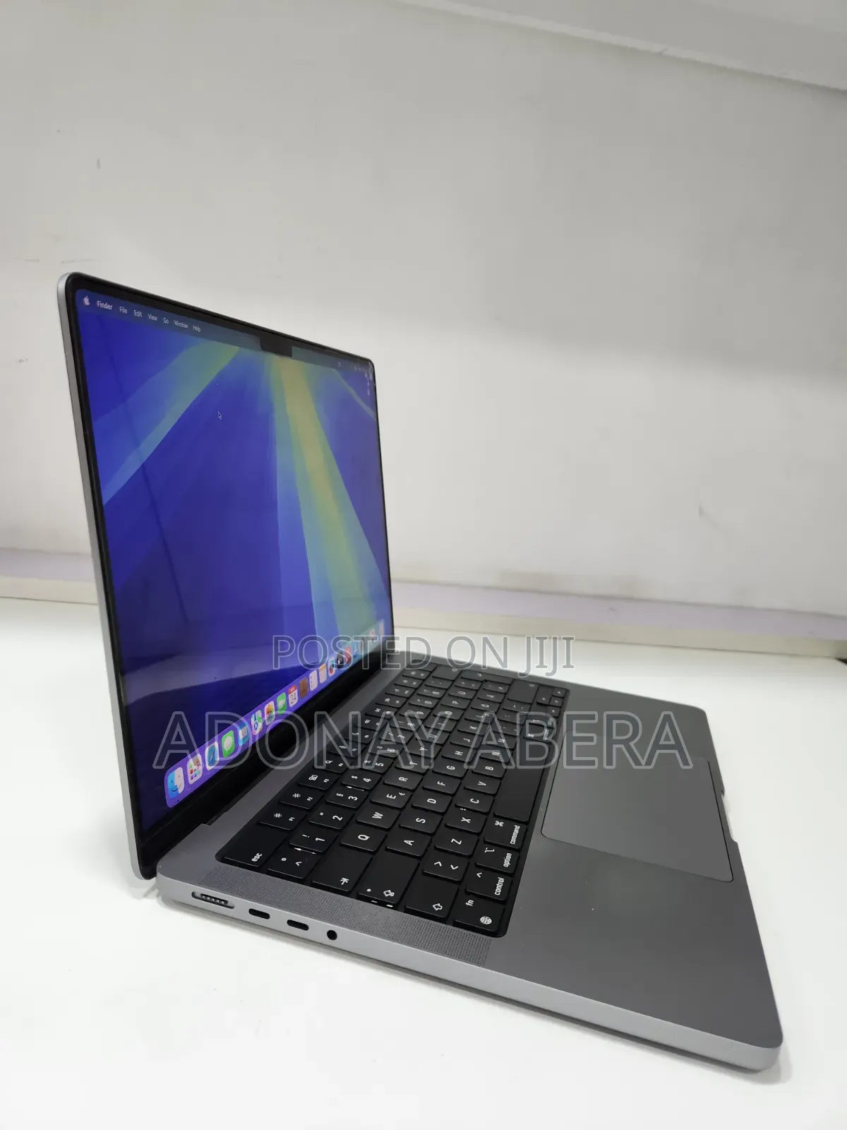 New Laptop Apple MacBook 32GB SSD 1T