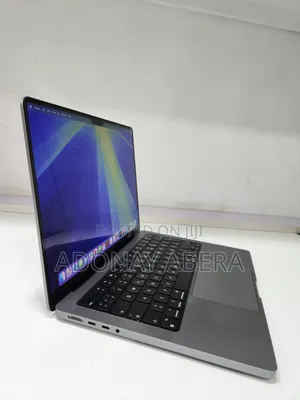 New Laptop Apple MacBook 32GB SSD 1T