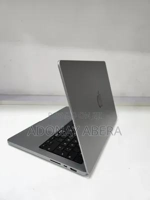 New Laptop Apple MacBook 32GB SSD 1T