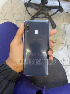 Samsung Galaxy A30 64 GB Black