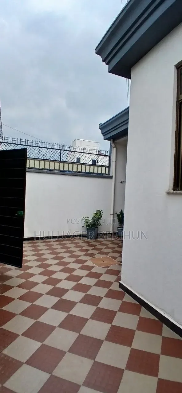 Furnished 3bdrm Villa in Akaky Kaliti for sale