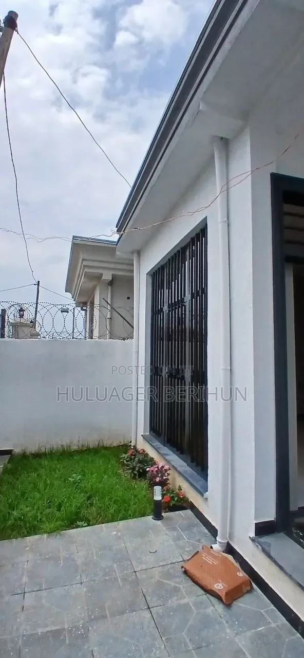 Furnished 3bdrm Villa in Akaky Kaliti for sale