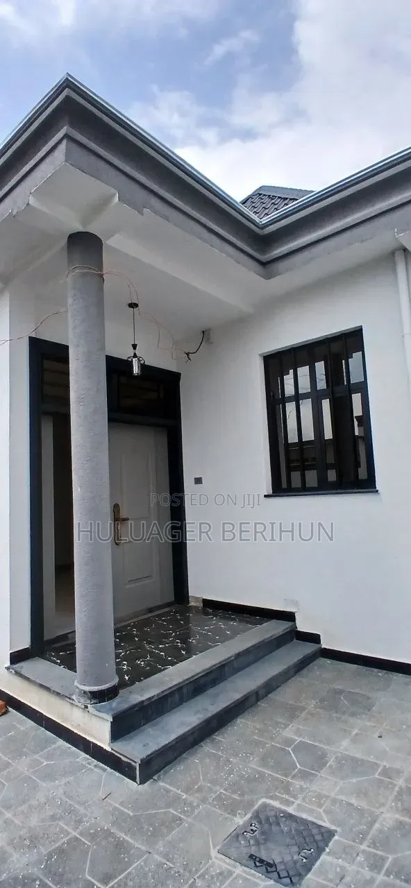 Furnished 3bdrm Villa in Akaky Kaliti for sale