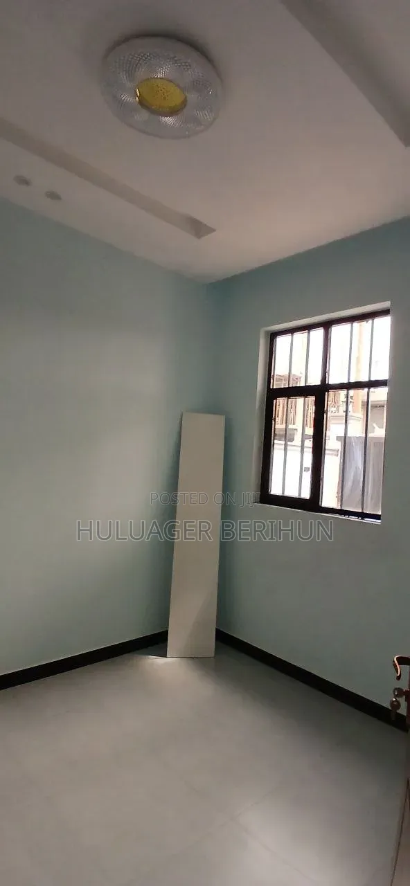 Furnished 3bdrm Villa in Akaky Kaliti for sale