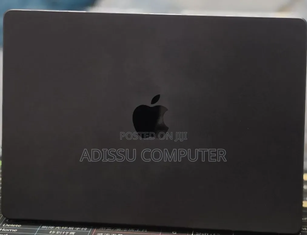 New Laptop Apple MacBook Pro 2024 M4 16GB Apple M4 Pro SSD 512GB