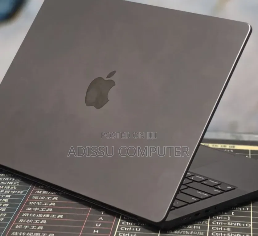 New Laptop Apple MacBook Pro 2024 M4 16GB Apple M4 Pro SSD 512GB