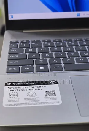 New Laptop HP Pavilion 15 8GB Intel Core Ultra 5 SSD 512GB