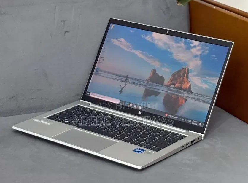 New Laptop HP EliteBook 830 G8 16GB Intel Core i5 SSD 512GB