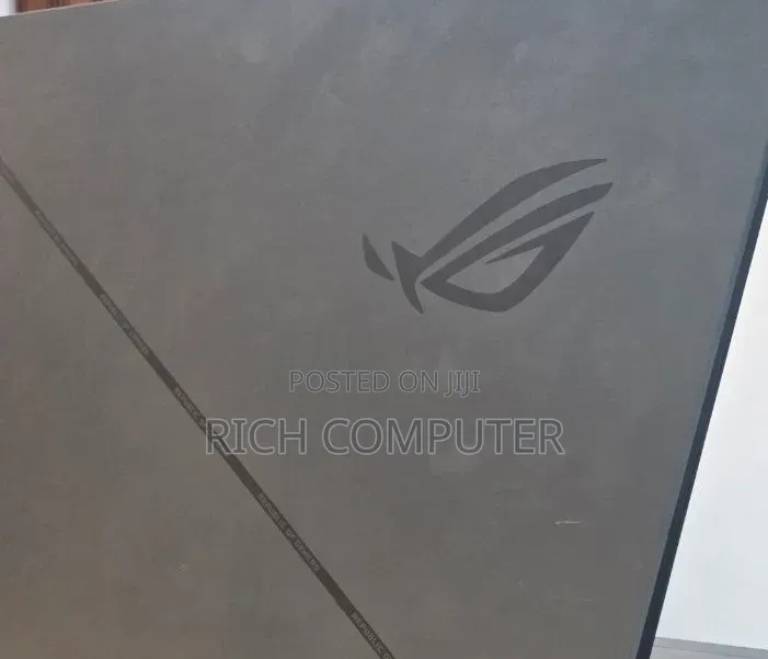 New Laptop Asus ROG Strix SCAR 18 32GB Intel Core i9 SSD 2T