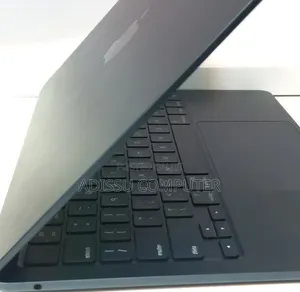 New Laptop Apple MacBook Air 2022 M2 8GB Apple M2 SSD 256GB