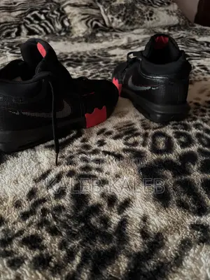 Nike LeBron Witness 8 Basketball Shoes