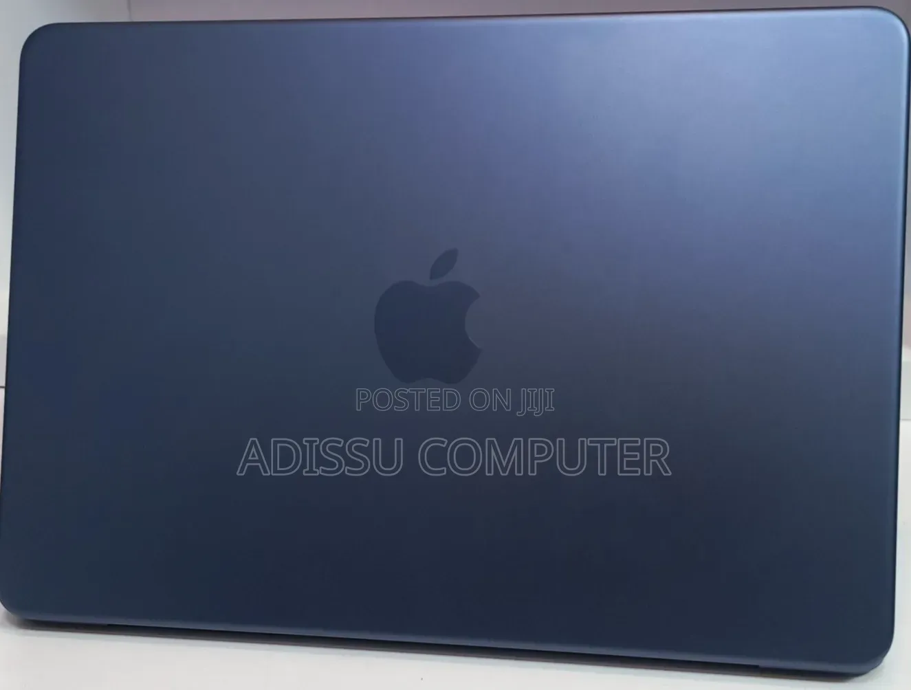 New Laptop Apple MacBook Air 2026 M5 8GB Intel Core i5 SSD 256GB