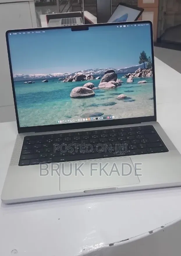 New Laptop Apple MacBook Pro 2024 M4 16GB Apple M4 Pro SSD 512GB