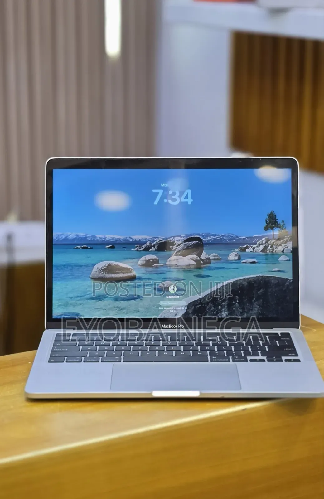 New Laptop Apple MacBook Pro 2020 32GB Intel Core i7 SSD 512GB