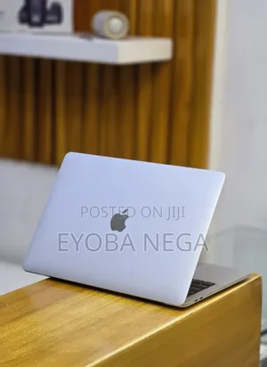 New Laptop Apple MacBook Pro 2020 32GB Intel Core i7 SSD 512GB