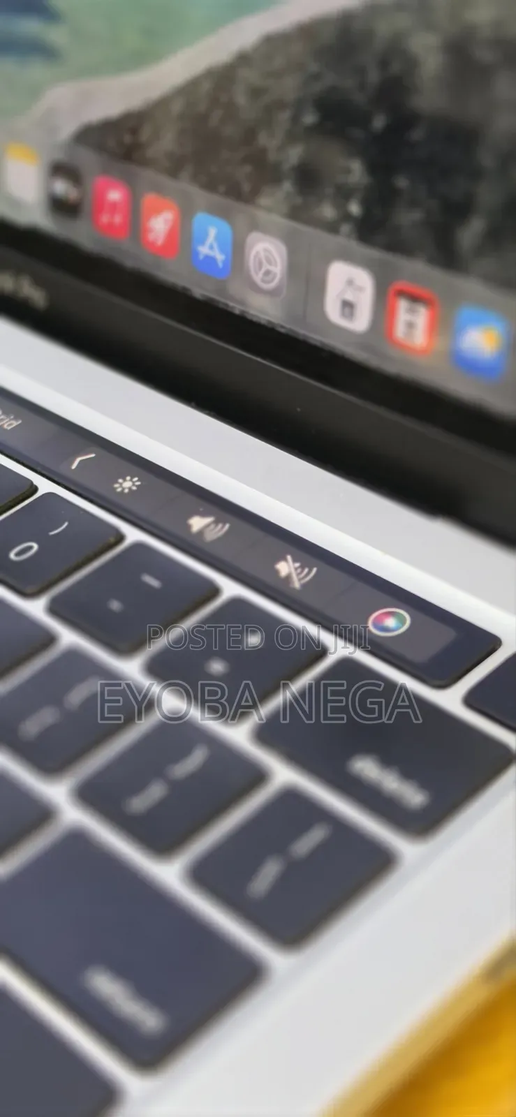 New Laptop Apple MacBook Pro 2020 32GB Intel Core i7 SSD 512GB