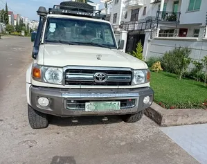 Toyota Land Cruiser 2020 White