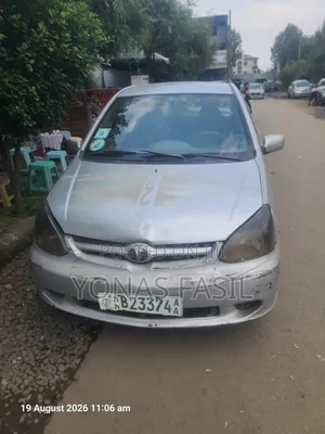Toyota Platz 2005 Silver