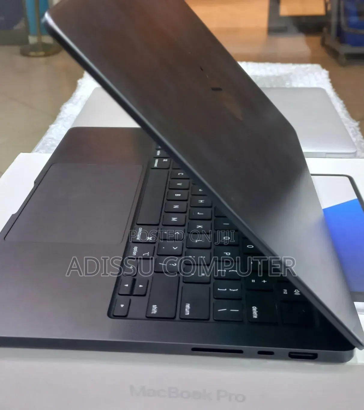New Laptop Apple MacBook Air 2020 M1 16GB Apple M5 SSD 512GB