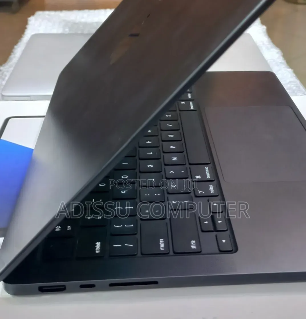New Laptop Apple MacBook Air 2020 M1 16GB Apple M5 SSD 512GB