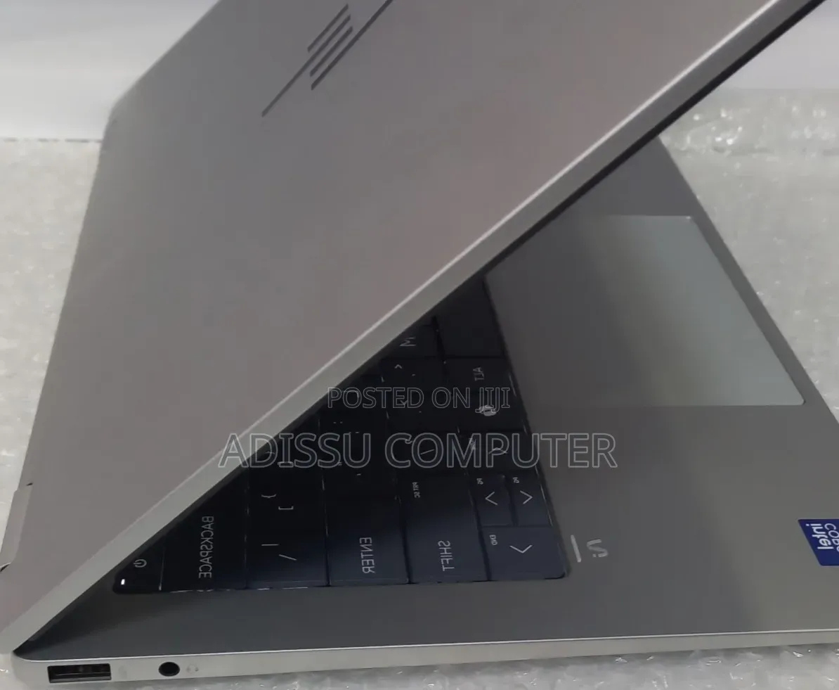 New Laptop HP OmniBook 5 Flip 16GB Intel Core Ultra 7 SSD 1T