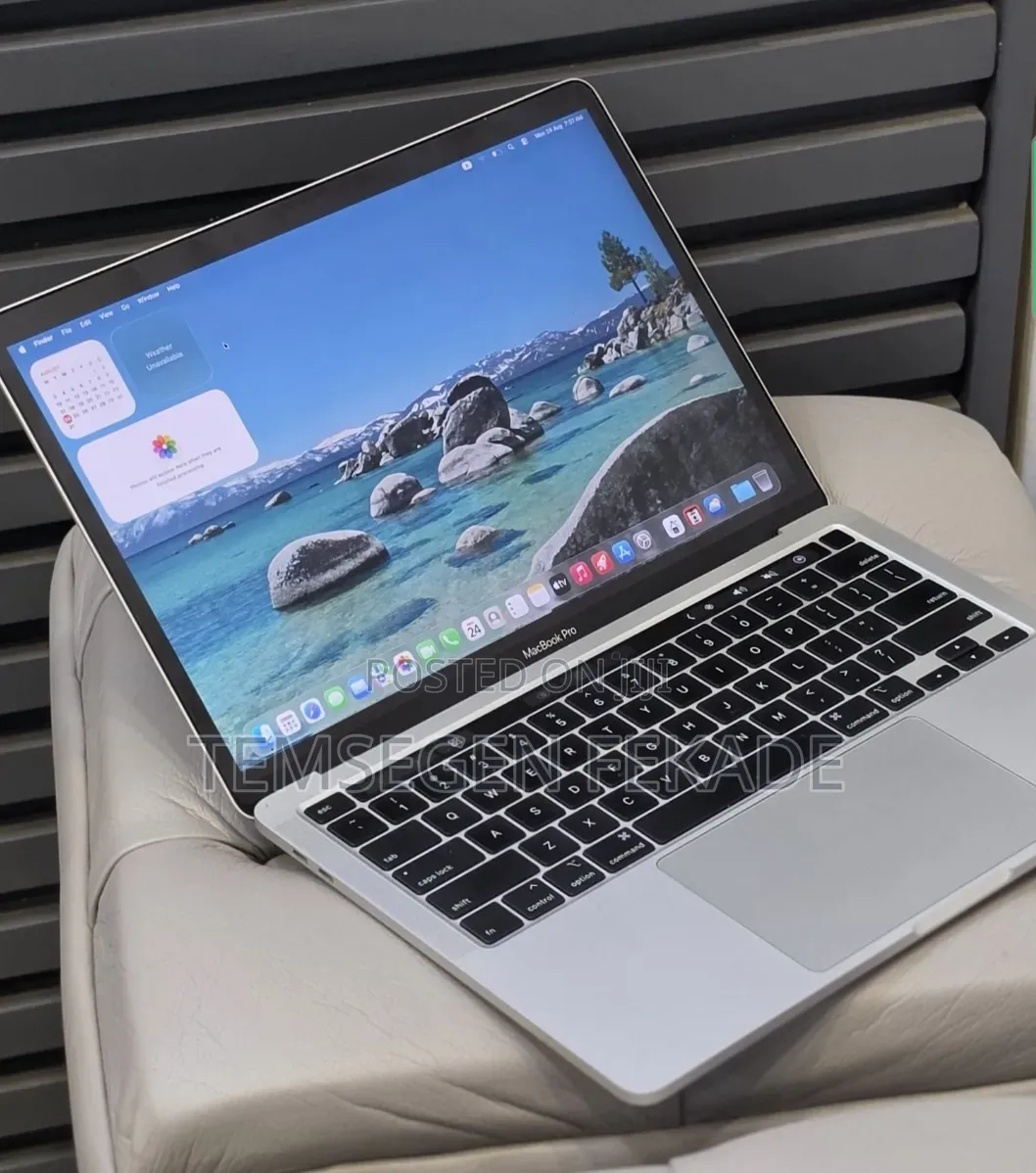 New Laptop Apple MacBook Pro 2020 32GB Intel Core i7 SSD 512GB