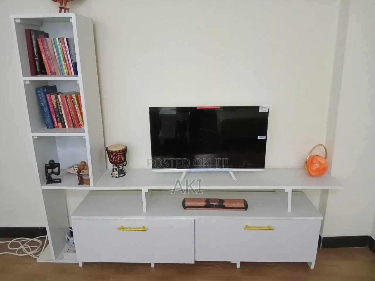 Plus 32" TV