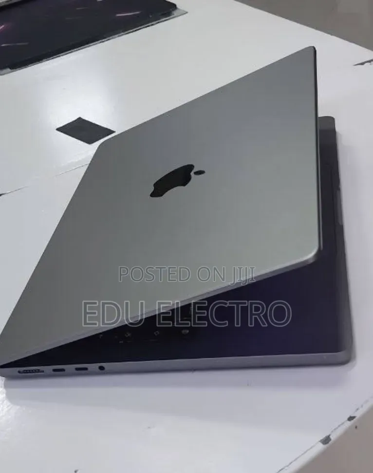 New Laptop Apple MacBook Pro 2021 M1 32GB Apple M1 Pro SSD 1T