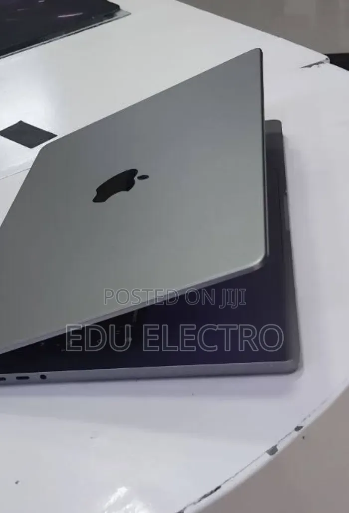 New Laptop Apple MacBook Pro 2021 M1 32GB Apple M1 Pro SSD 1T