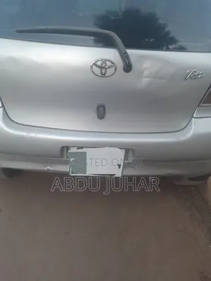 Toyota Vitz 2001 Silver