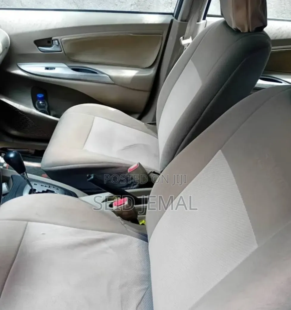 Toyota Avanza 2013 Silver