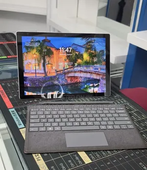 New Laptop Microsoft Surface Pro 7 32GB Intel Core i7 SSD 1T